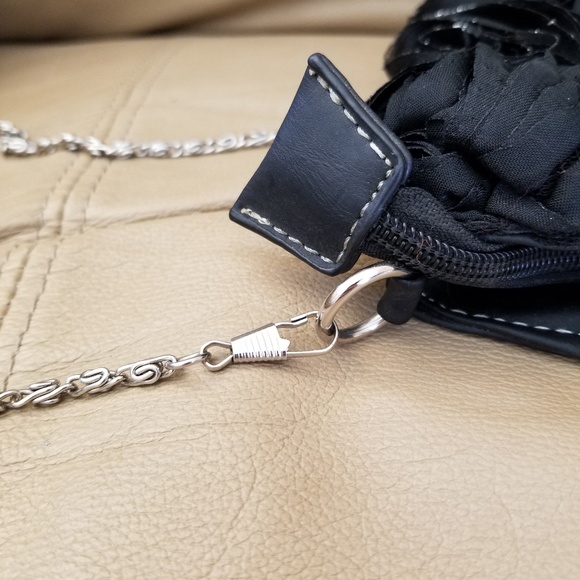 Black Crossbody with Roses - Picture 4 of 7